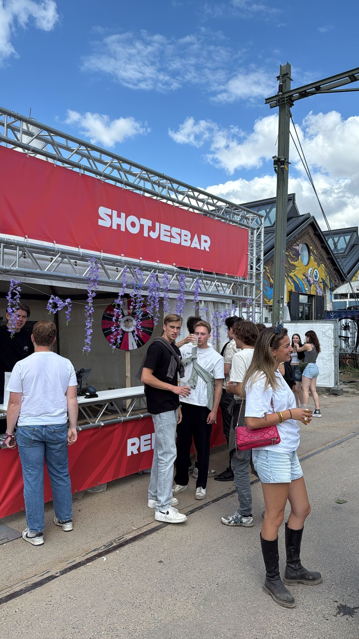 Redshot shot bar op een festival